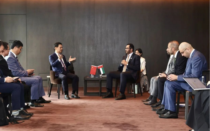 阿联酋工业与先进手艺部长、ADNOC董事总司理一行与威廉希尔手艺举行谈判，，，，，探索工业AI相助新路径